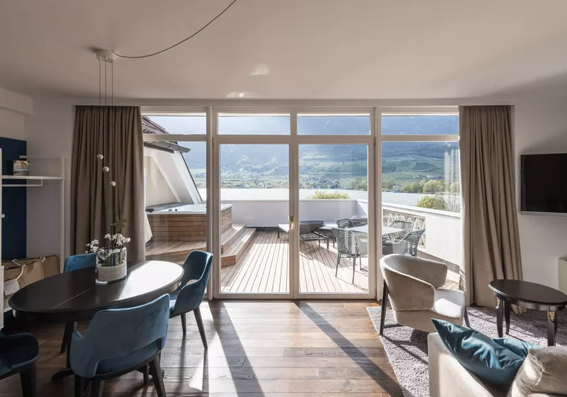 Lake Suite